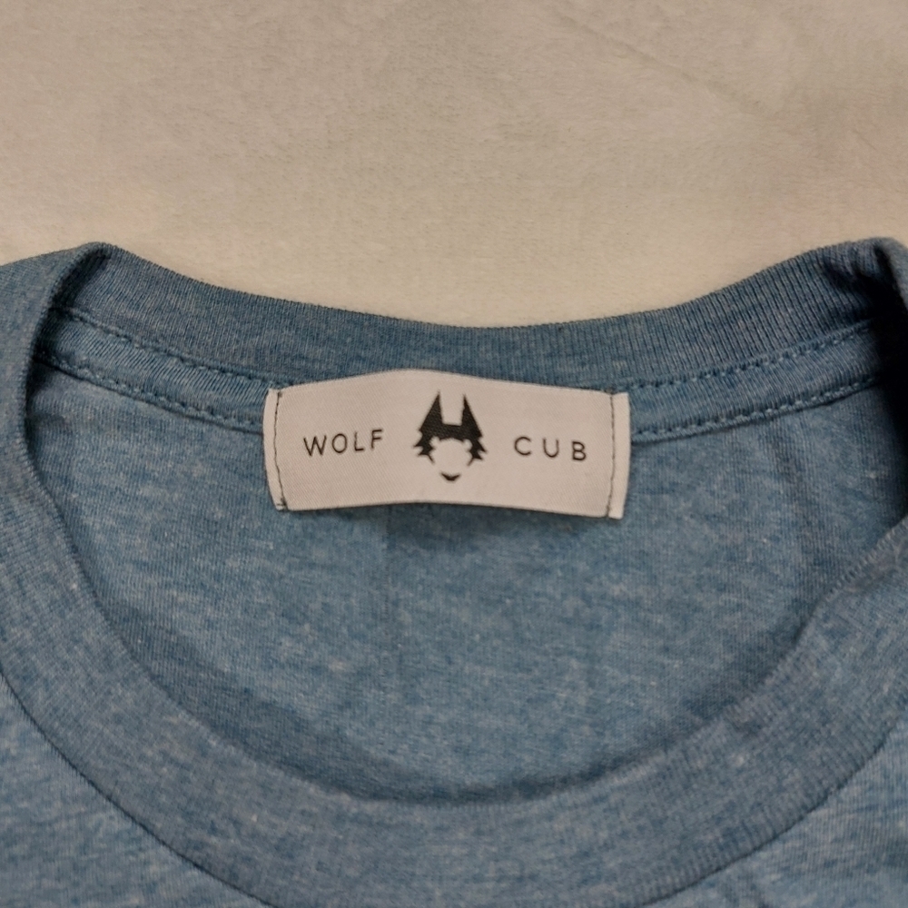 WOLF CUB BLUE THE FUTURE IS YOURS WOMEN'S T-SHIRT SIZE XS - Picture 2 of 7